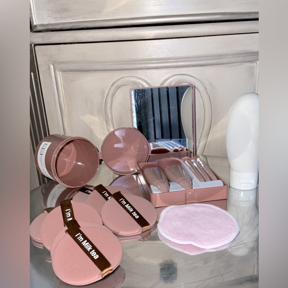 Travel Size Mini Makeup Brushes, travel
Set 12 pieces, Airport friendly.